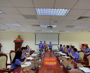 Công bố và trao quyết định chuẩn y Phó Bí thư Đảng uỷ Viện KSND thành phố Hà Nội